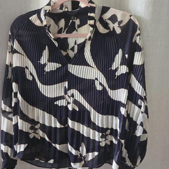 🦋 Navy & White Butterfly Chiffon Blouse - Picture 1 of 3